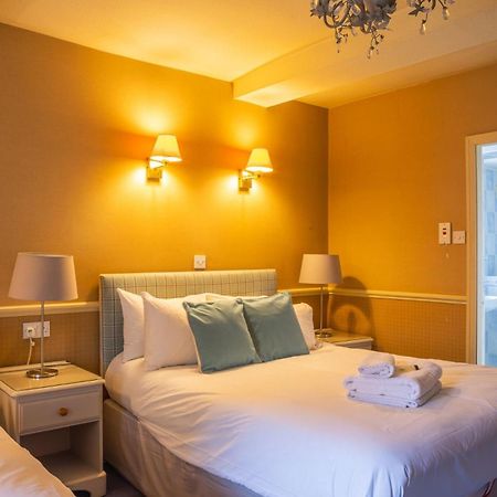 Ye Old Boote Inn Whittington  Номер фото