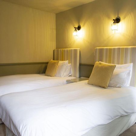 Ye Old Boote Inn Whittington  Экстерьер фото