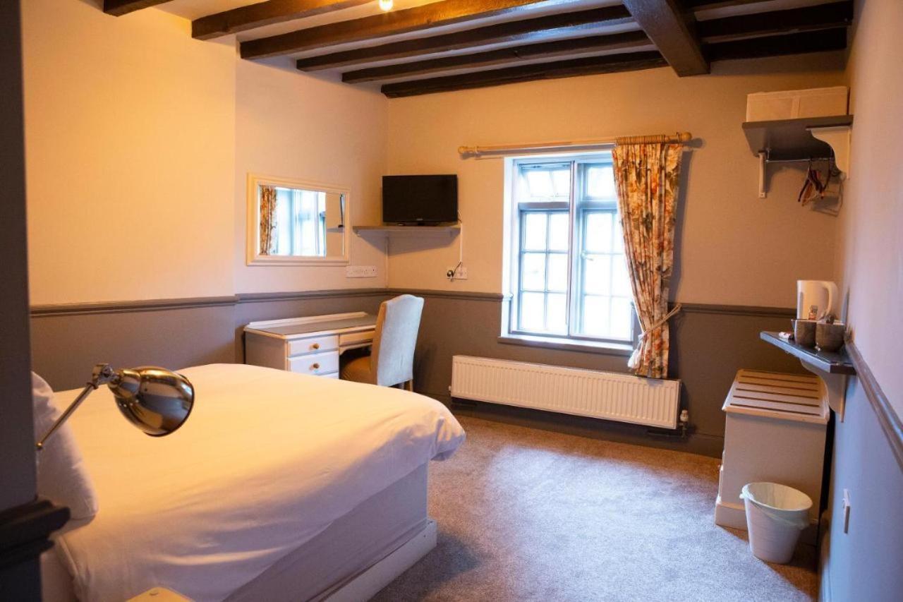 Ye Old Boote Inn Whittington  Экстерьер фото
