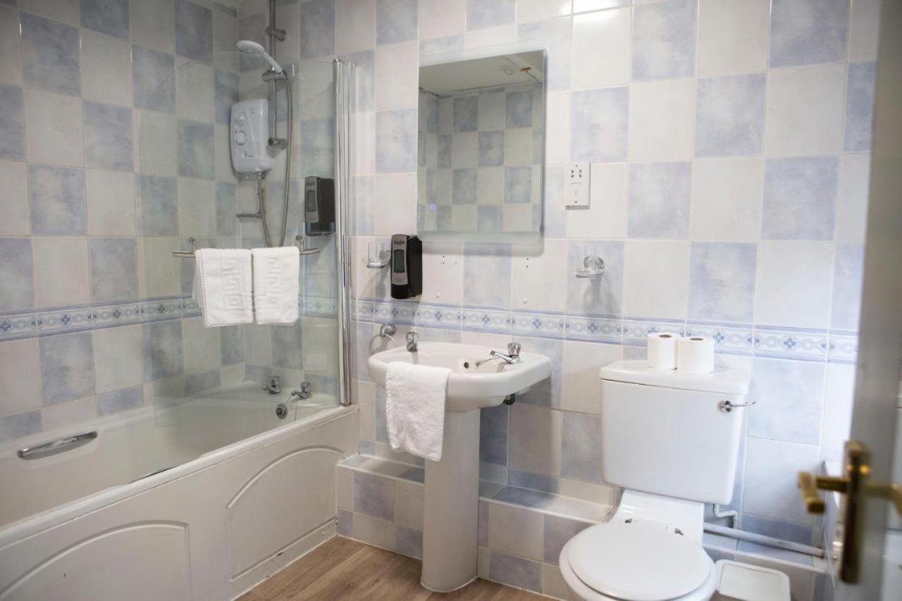 Ye Old Boote Inn Whittington  Экстерьер фото