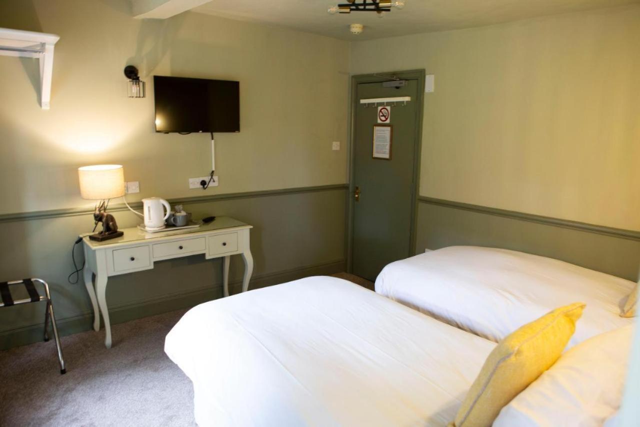 Ye Old Boote Inn Whittington  Экстерьер фото