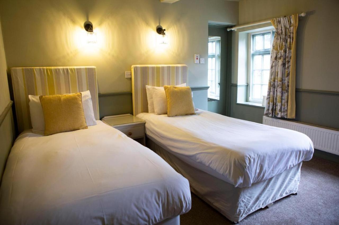 Ye Old Boote Inn Whittington  Экстерьер фото