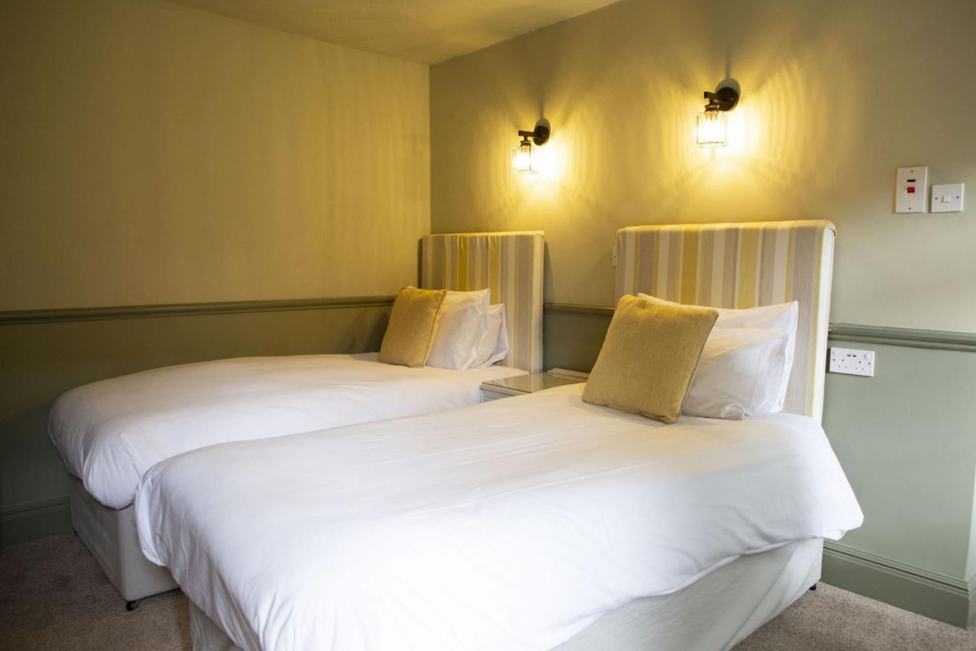Ye Old Boote Inn Whittington  Экстерьер фото